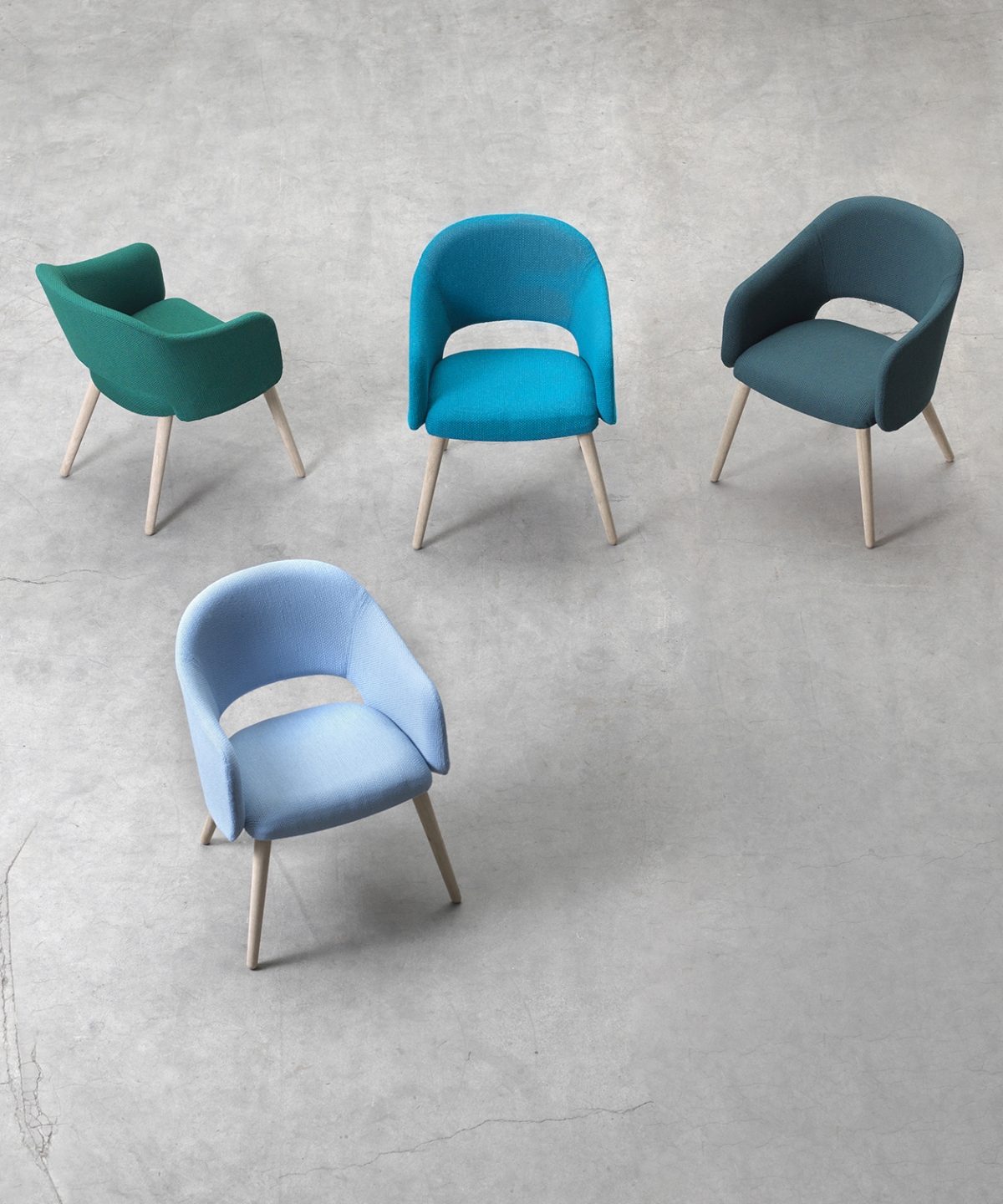 Ester loungechair by Alexander Lervik