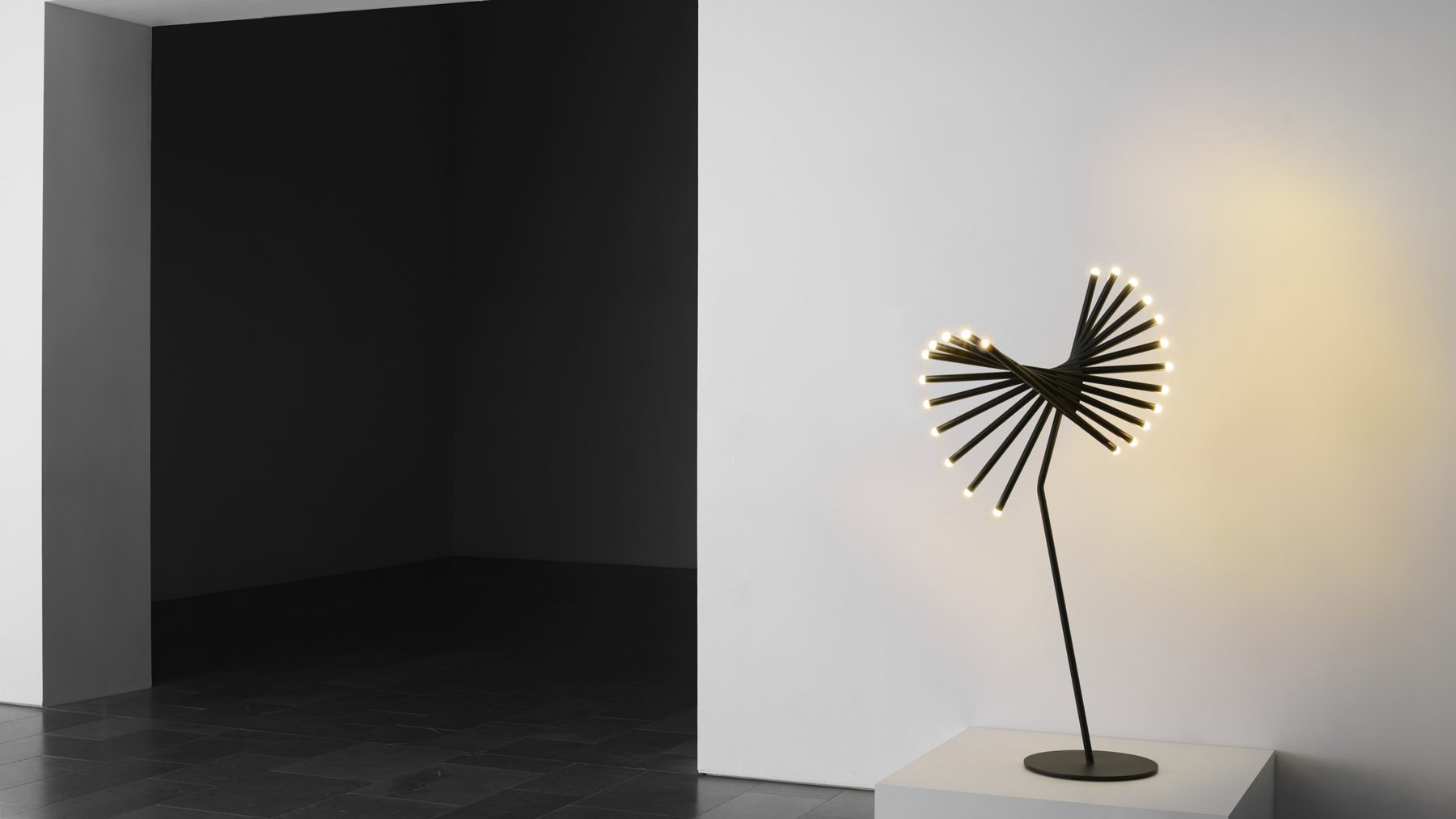Motus Lamp by Alexander Lervik