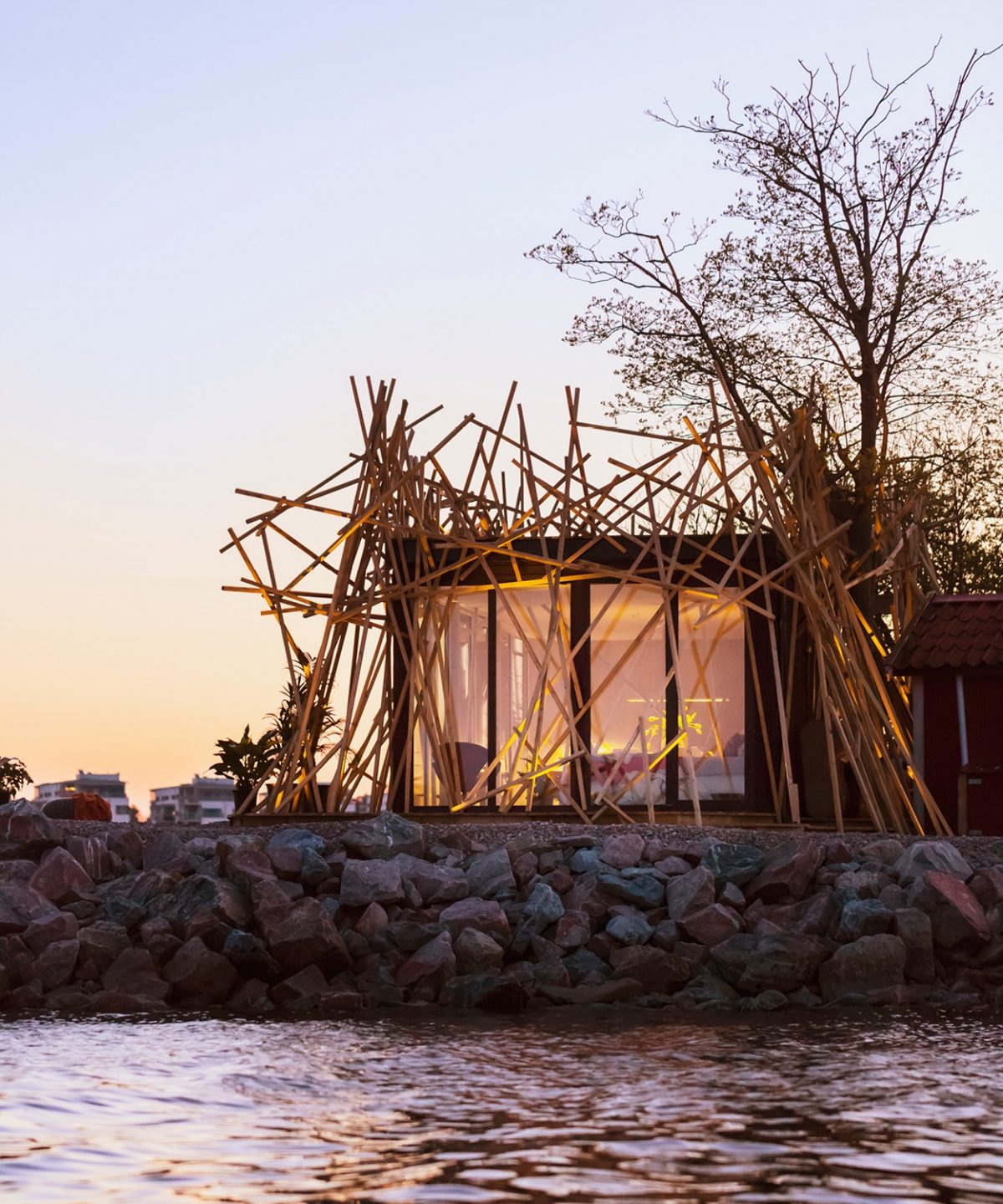 Summerhouse Birdnest by Alexander Lervik